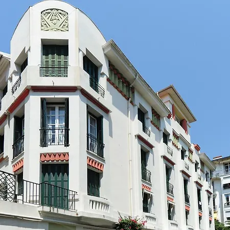 Apartment St Genevieve Five Stars House